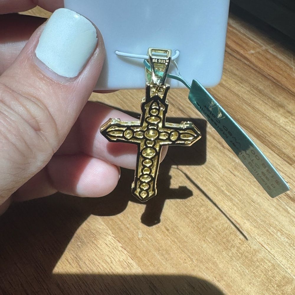 NWT Gold Sterling Silver Moisanite Cross Pendant 0.99 CTW WSD Color - Picture 2 of 4